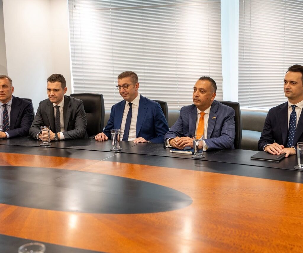 Четворица јавачи на апокалипсата: Тоа била делегацијата на Мицкоски во САД, според Филипче