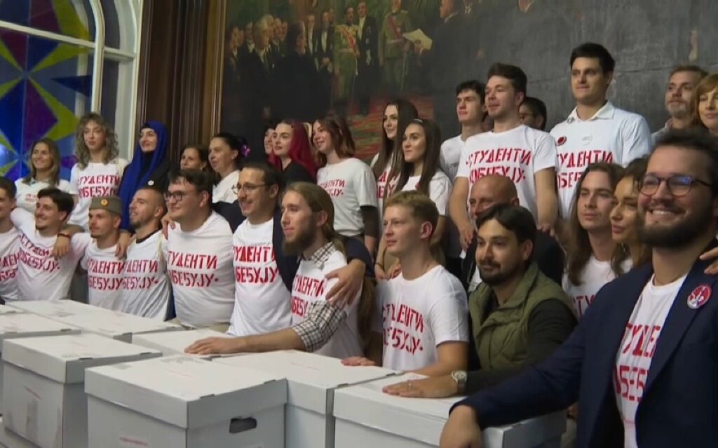 Изборната комисија на Србија ја прифати Студентската листа