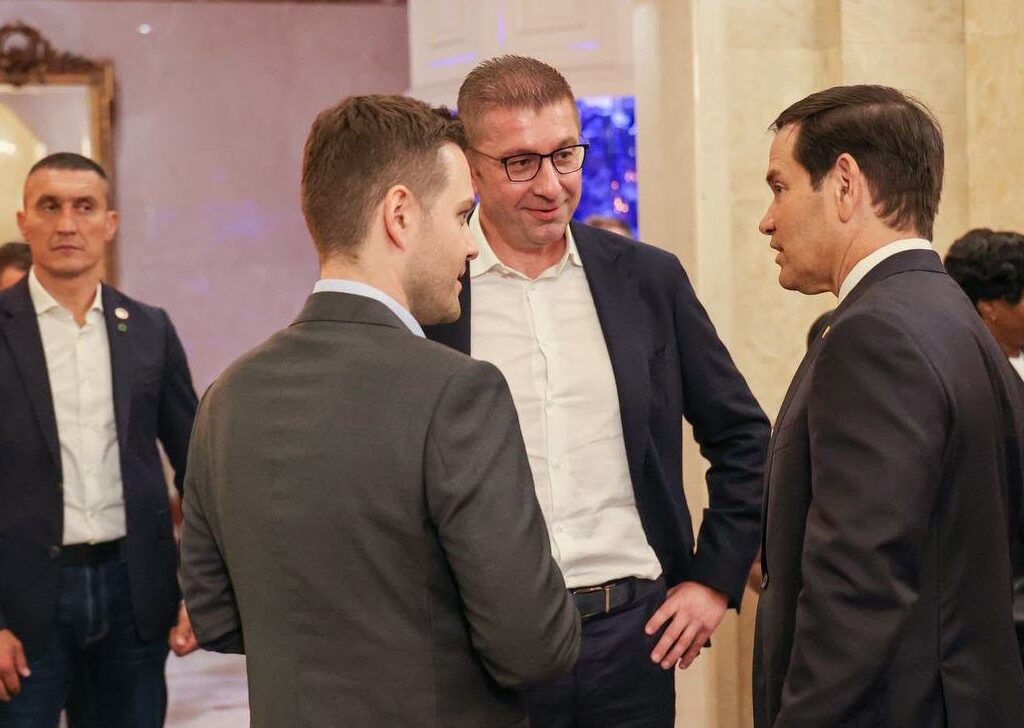 Мицкоски од нога разговараше со Марко Рубио