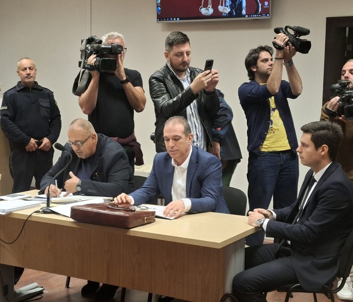 Мајката и таткото на судијата Ристов тврдат дека парите ги потпикувале во ѕидот секогаш кога ќе се присобереле